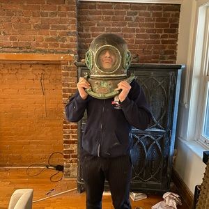 Meet your Posher, Husein